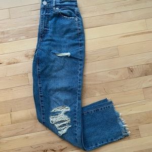 Distressed high waisted jeans